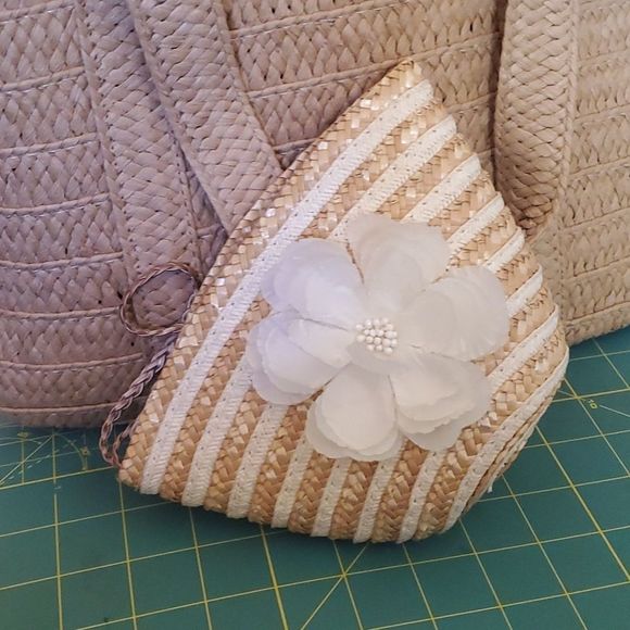 DRAPER JAMES staw tote with matching wristlet - Picture 4 of 5